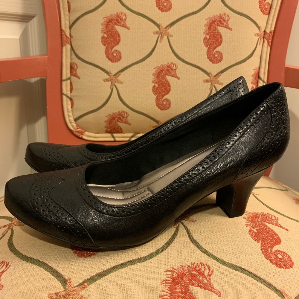 Easy Spirit comfort heels Size 12 Wide Black